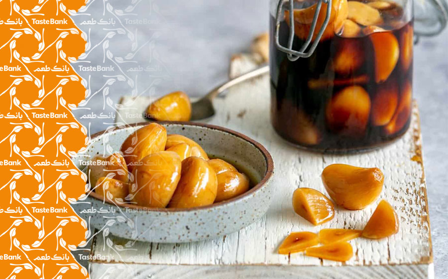 طرز تهیه سیر ترشی با سرکه قرمز